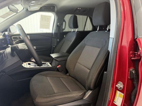Certified 2023 Ford Explorer XLT w/ Class IV Trailer Tow Package image 9