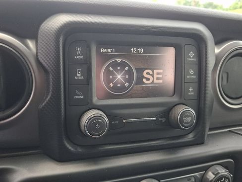 Used 2021 Jeep Wrangler Unlimited Sport AWD/4WD image 17