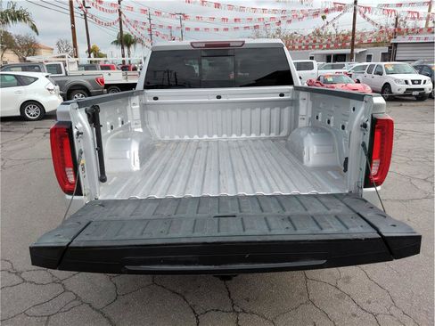 Used 2019 GMC Sierra 1500 SLT w/ SLT Premium Package image 11
