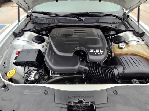 Used 2017 Dodge Charger SXT w/ Blacktop Package RWD image 55