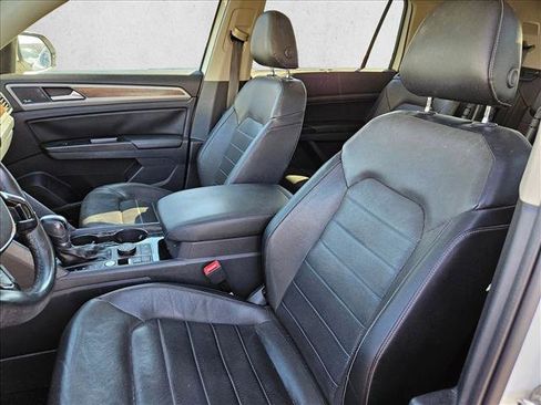 Used 2019 Volkswagen Atlas SEL Premium image 17