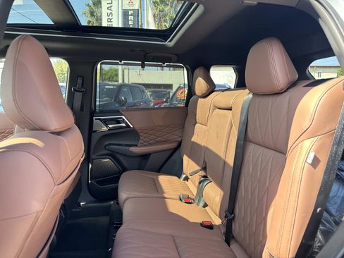 New 2025 Mitsubishi Outlander SEL image 14