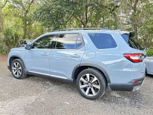 Used 2023 Honda Pilot Touring image 6