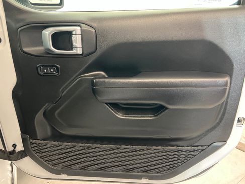 Certified 2024 Jeep Wrangler Sport S image 23