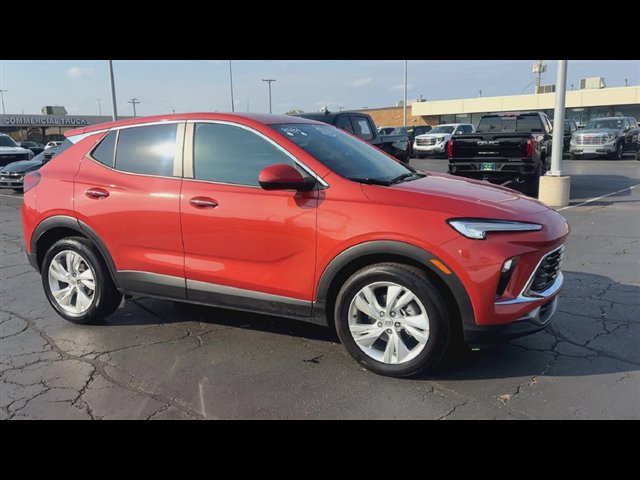 Certified 2024 Buick Encore GX Preferred w/ Comfort Package FWD image 2
