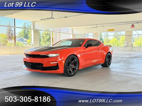 Used 2020 Chevrolet Camaro SS RWD image 2