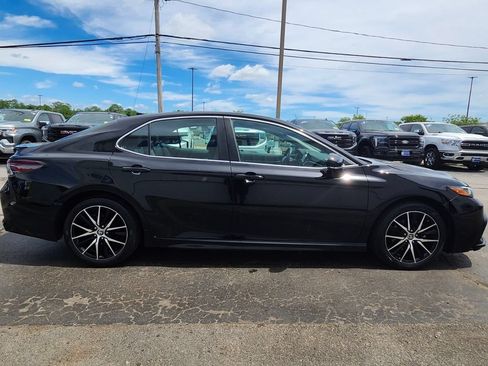 Used 2024 Toyota Camry SE w/ Cold Weather Package AWD/4WD image 6