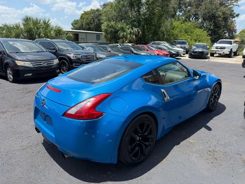 Used 2009 Nissan 370Z Touring RWD image 5