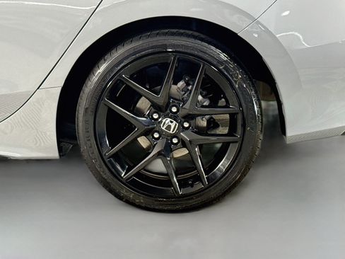 Used 2025 Honda Civic Sport image 37