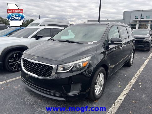 Used 2017 Kia Sedona LX w/ LX Essentials Premium Package image 1