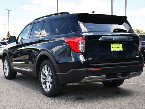 Used 2023 Ford Explorer XLT w/ Equipment Group 202A AWD/4WD image 4