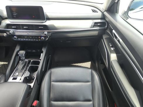 Used 2022 Kia Telluride LX FWD image 16
