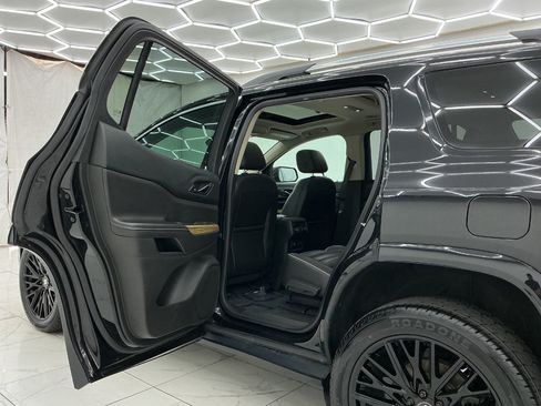 Used 2018 GMC Acadia Denali w/ Technology Package AWD/4WD image 24