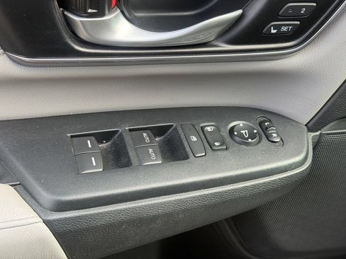 Used 2018 Honda CR-V EX-L image 9