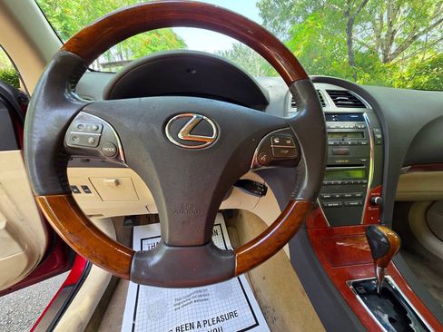 Used 2011 Lexus ES 350 FWD image 17