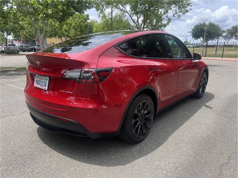 Used 2021 Tesla Model Y Long Range AWD/4WD image 7