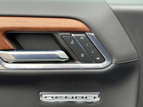 Certified 2022 GMC Sierra 1500 Denali image 13