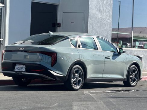 Used 2025 Kia K4 LXS image 4