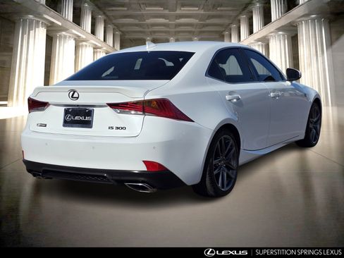 Used 2018 Lexus IS 300 image 4