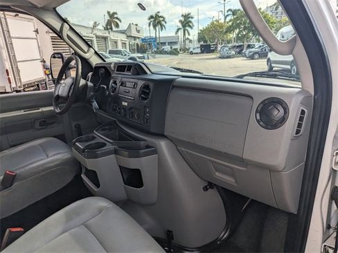 Used 2017 Ford E-350 and Econoline 350 Super Duty image 13