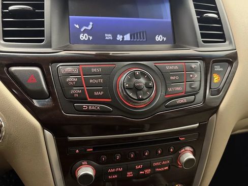 Used 2016 Nissan Pathfinder Platinum w/ Family Entertainment Package FWD image 20