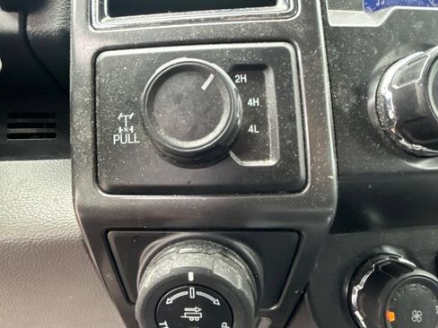 Used 2020 Ford F150 XLT w/ Equipment Group 302A Luxury AWD/4WD image 25