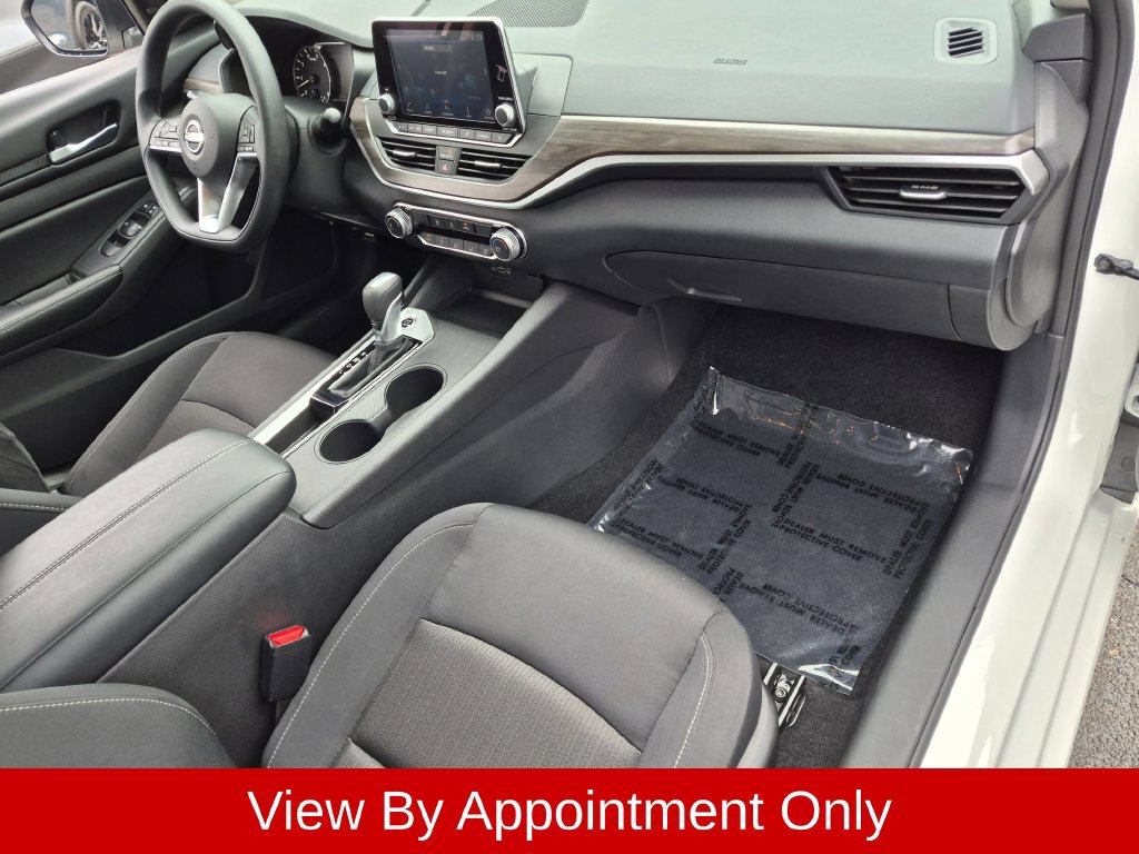 Used 2025 Nissan Altima 2.5 SV FWD image 29