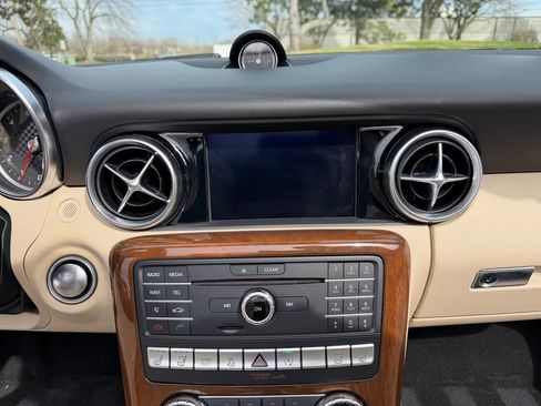 Used 2018 Mercedes-Benz SLC 300 image 33