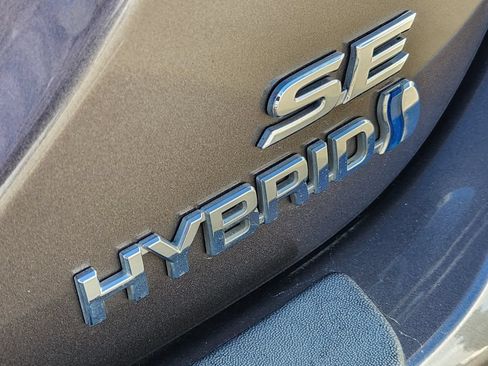 Used 2024 Toyota Camry SE FWD image 12