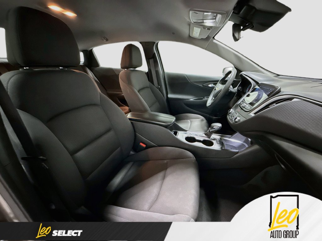 Used 2025 Chevrolet Malibu LT FWD image 29