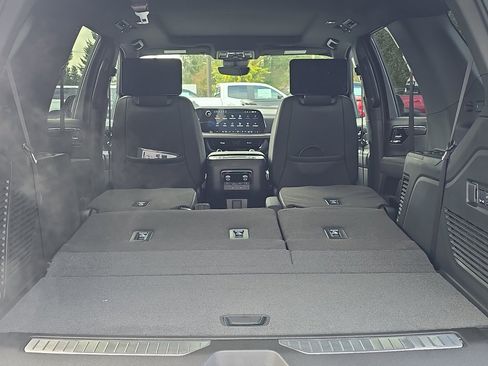 New 2026 Chevrolet Tahoe Premier AWD/4WD image 9