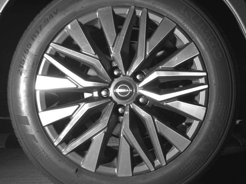 Used 2025 Nissan Altima 2.5 SV FWD image 18