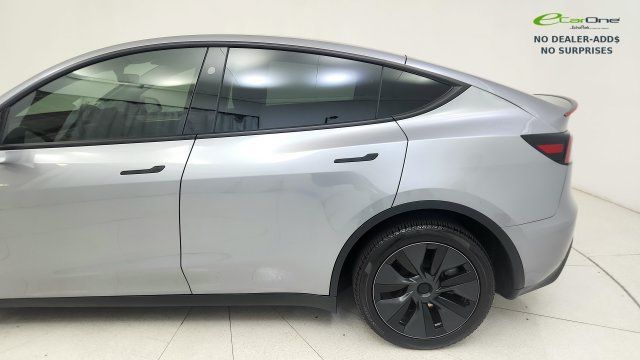 Used 2025 Tesla Model Y Long Range RWD image 78