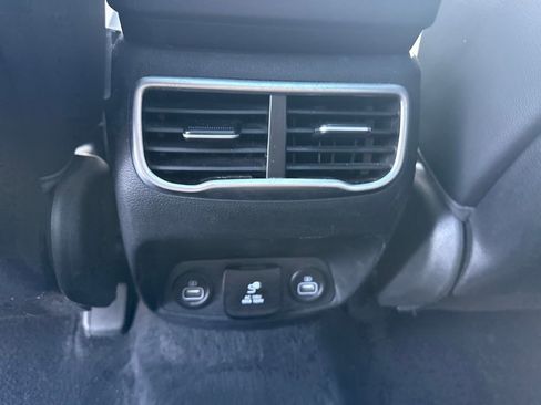 Used 2023 Hyundai Santa Fe Limited image 31