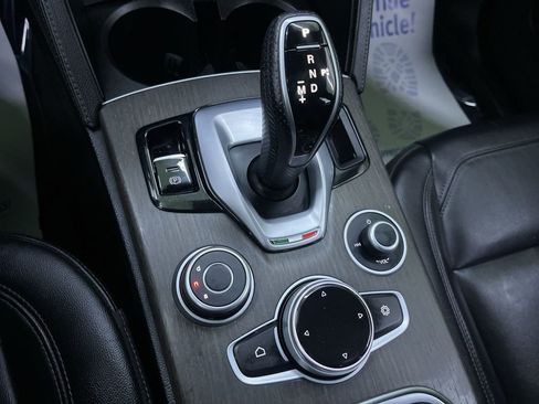 Used 2022 Alfa Romeo Stelvio Ti image 26