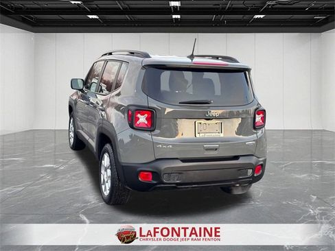 Used 2022 Jeep Renegade Latitude w/ Convenience Group image 3