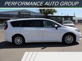 Used 2022 Chrysler Voyager LX image 2