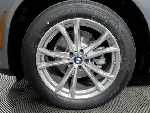 Used 2025 BMW X3 xDrive30i w/ Premium Package AWD/4WD image 29