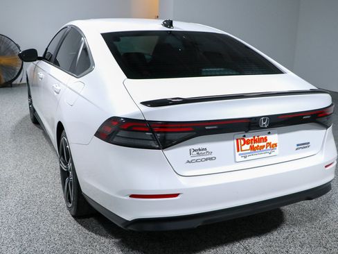 Used 2024 Honda Accord Sport image 9