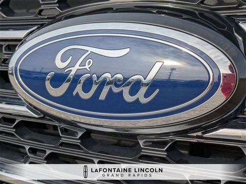 Used 2023 Ford Explorer XLT w/ Equipment Group 202A image 9