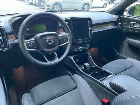 Certified 2023 Volvo XC40 Recharge Ultimate AWD/4WD image 17