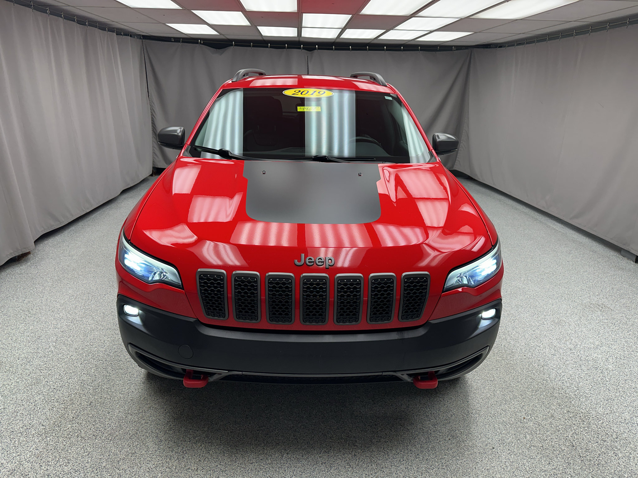 Used 2019 Jeep Cherokee Trailhawk w/ Comfort/Convenience Group AWD/4WD image 23