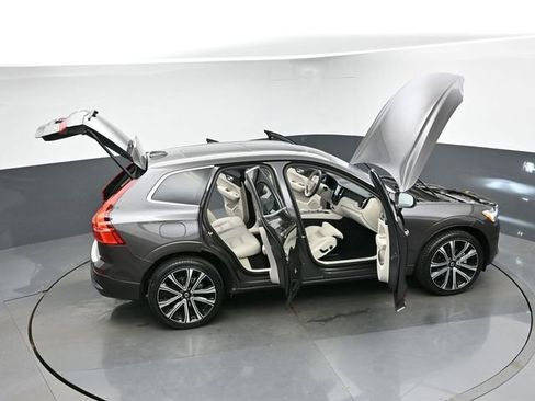 Used 2023 Volvo XC60 B5 Ultimate w/ Climate Package FWD image 51