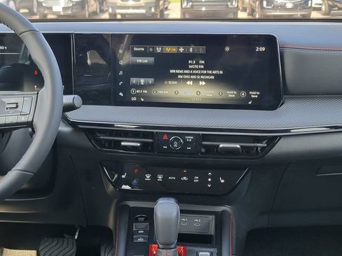 New 2025 Nissan Kicks SR w/ SR Premium Package AWD/4WD image 22