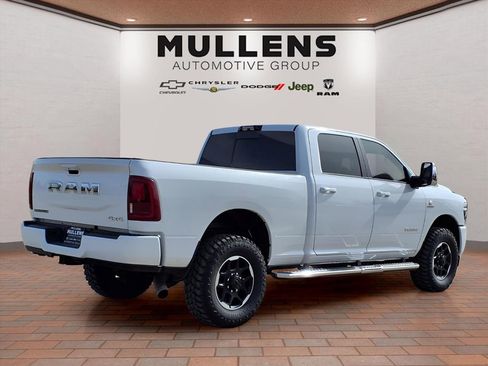 Used 2025 RAM 2500 Laramie AWD/4WD image 5