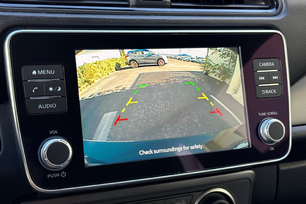 Used 2025 Nissan Leaf S FWD image 18