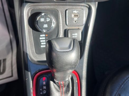 Used 2019 Jeep Compass Trailhawk image 11