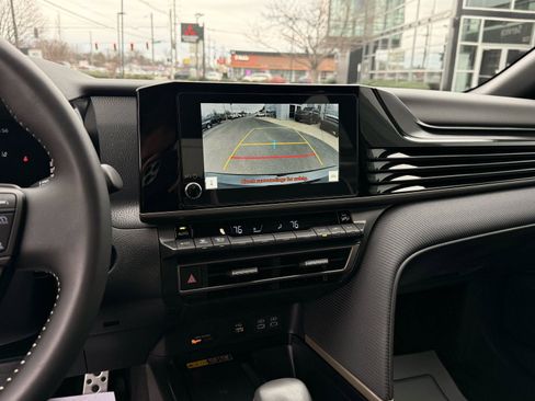 Used 2025 Toyota Camry SE image 51