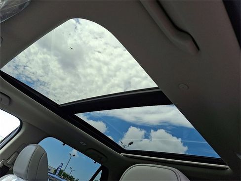 New 2025 Honda Pilot Touring image 12