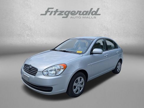 Used 2011 Hyundai Accent GLS FWD image 2